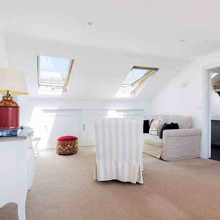 Spacious 3 Bedroom Flat With Terrace London Kültér fotó