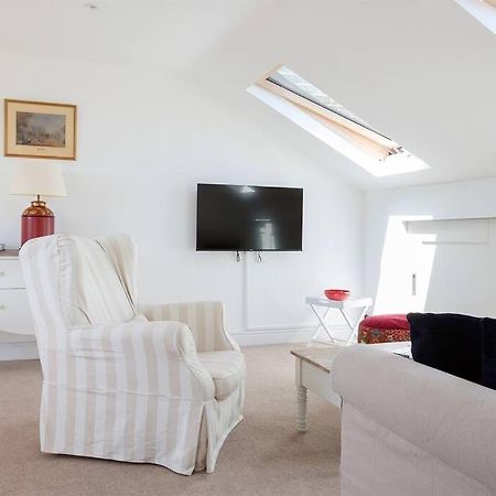 Spacious 3 Bedroom Flat With Terrace London Kültér fotó