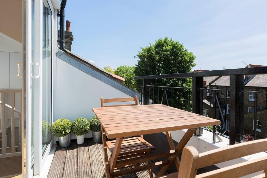 Spacious 3 Bedroom Flat With Terrace London Kültér fotó