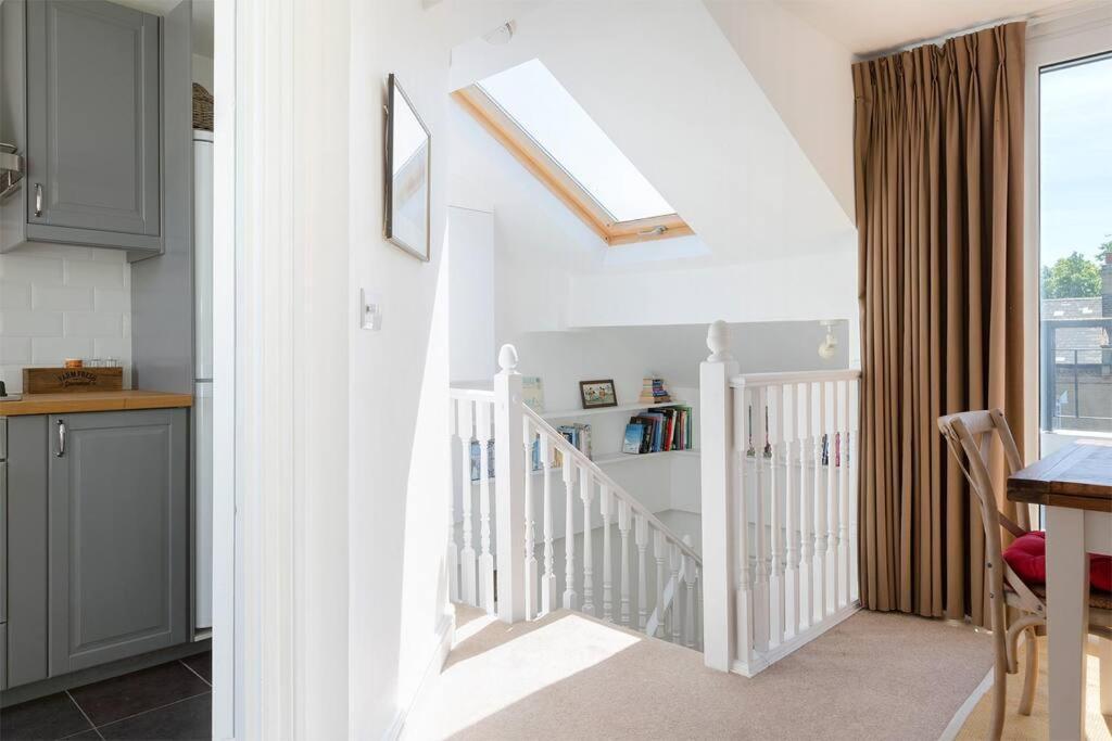 Spacious 3 Bedroom Flat With Terrace London Kültér fotó