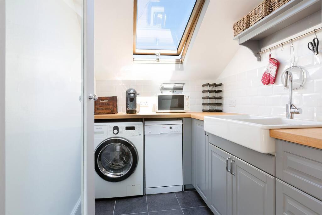 Spacious 3 Bedroom Flat With Terrace London Kültér fotó