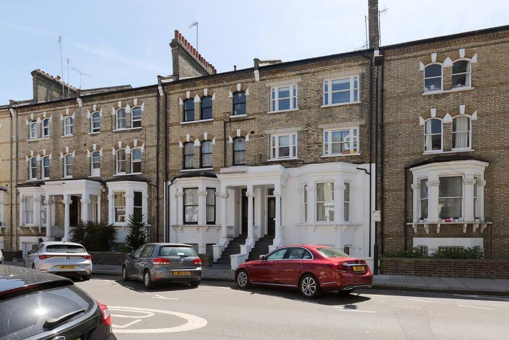 Spacious 3 Bedroom Flat With Terrace London Kültér fotó