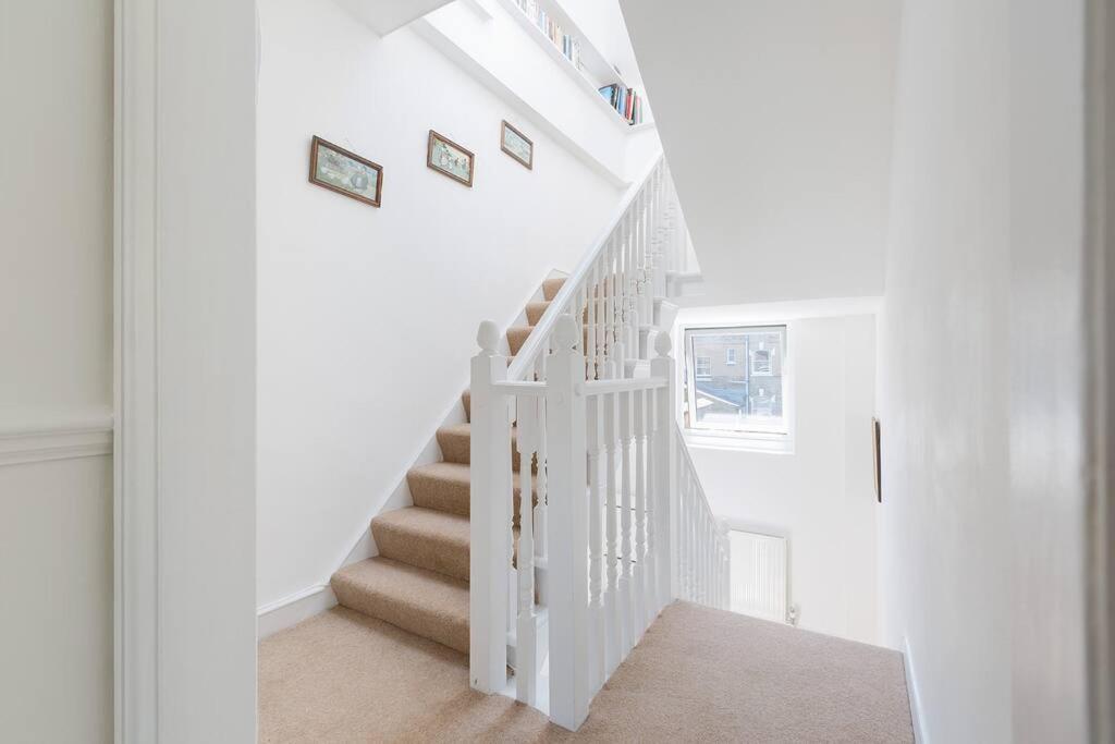 Spacious 3 Bedroom Flat With Terrace London Kültér fotó